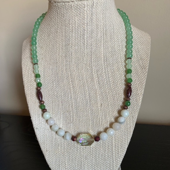 Beautiful Gemstone Light Green Necklace. NEW. 19” + 4” extender. Handmade - Picture 5 of 14
